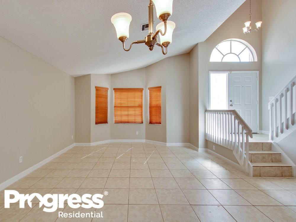558 NW 159th Ave - Photo 2 of 19