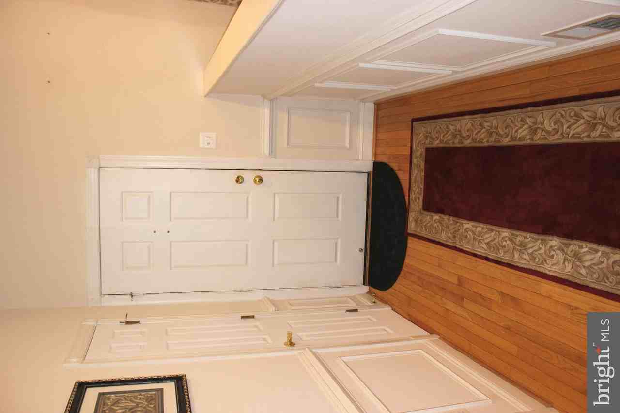 21568 Iredell Terrace - Photo 2 of 30