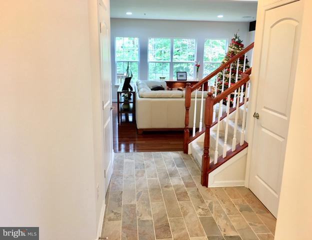 541 Claiborne Rd - Photo 2 of 27