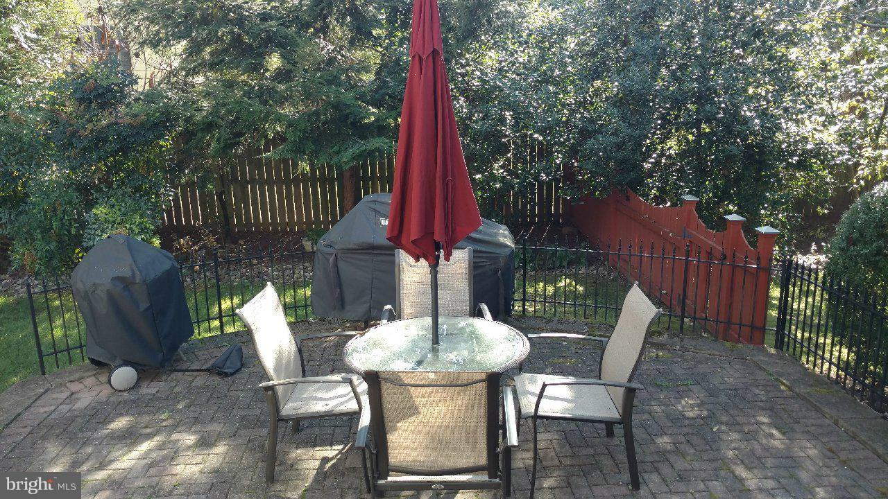 2605 Londonderry Rd - Photo 3 of 28