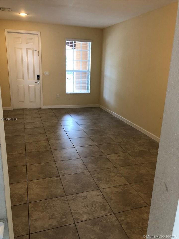 9401 Southwest 171st Avenue - Photo 3 of 17