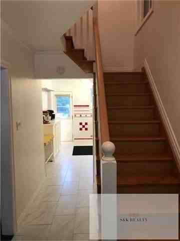 489 Davenport Rd - Photo 2 of 13