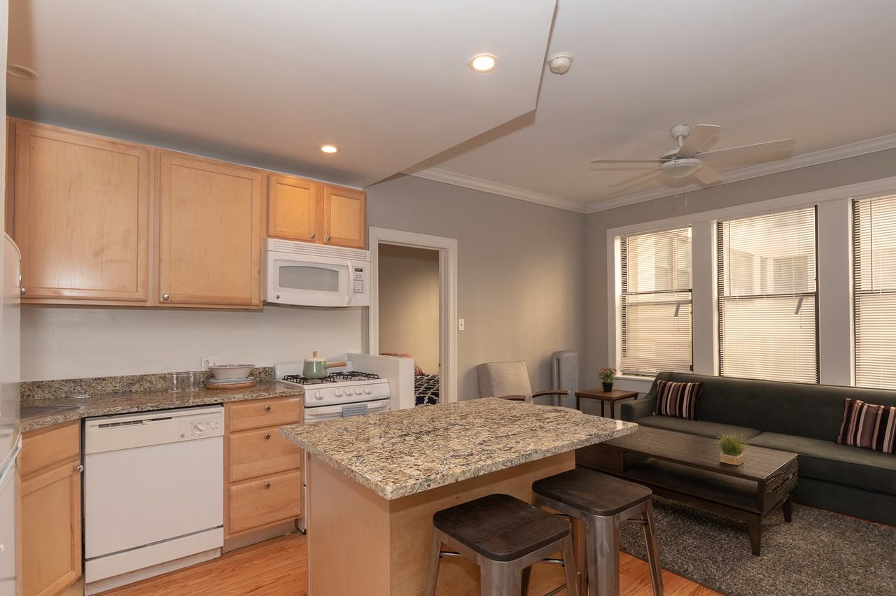 2828 North Pine Grove Avenue #216