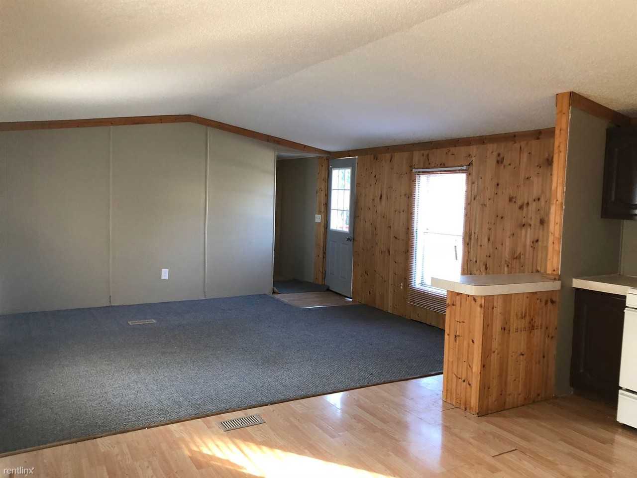 937 Lawrence Pl - Photo 3 of 7