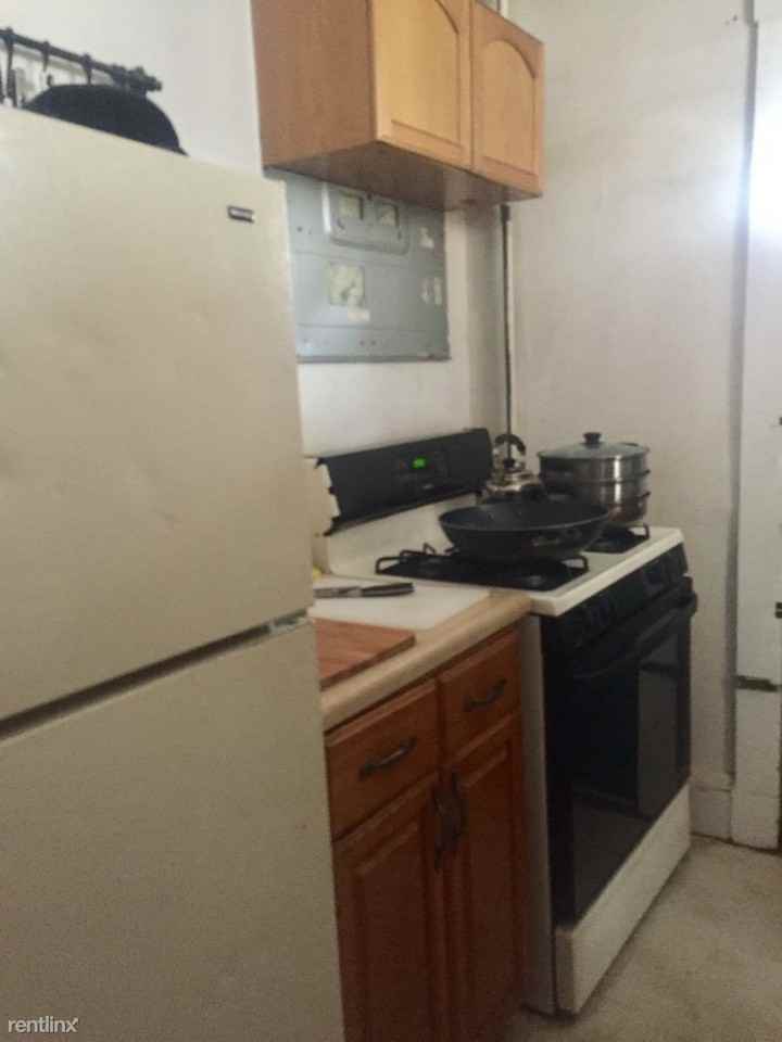 1367 Commonwealth Ave - Photo 2 of 8