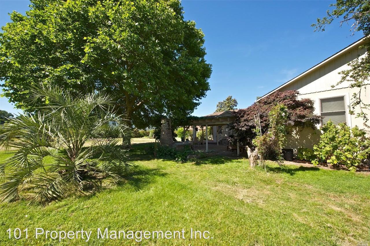 3151 Ruddick Cunningham Rd - Photo 2 of 22