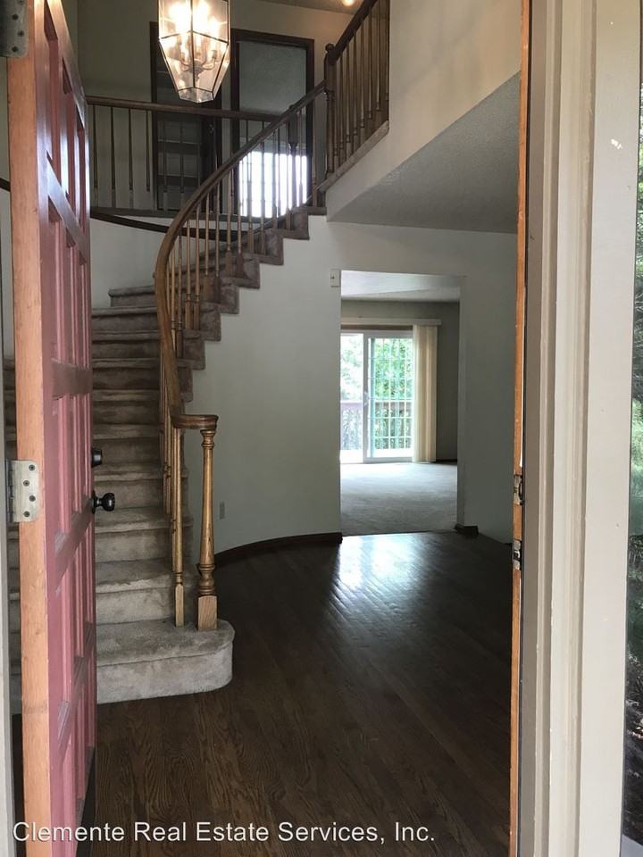 5125 Farthing Dr - Photo 3 of 25