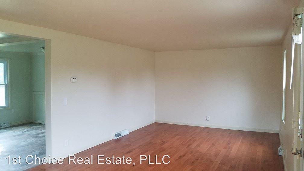 2140 Sandhill Rd - Photo 2 of 9