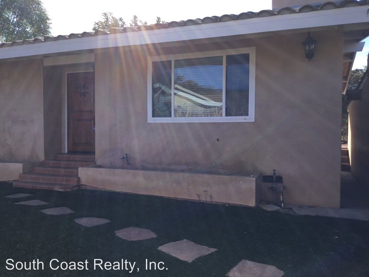 4547 4547 Hollister Ave - Photo 2 of 13