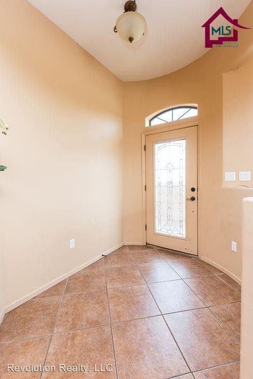 4334 Capistrano Ave - Photo 3 of 50