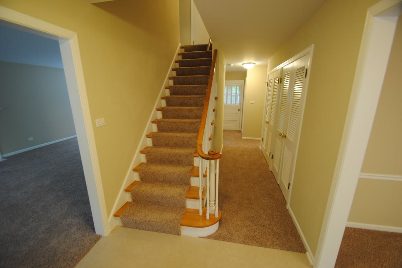 909 S Green Bay Rd - Photo 2 of 15