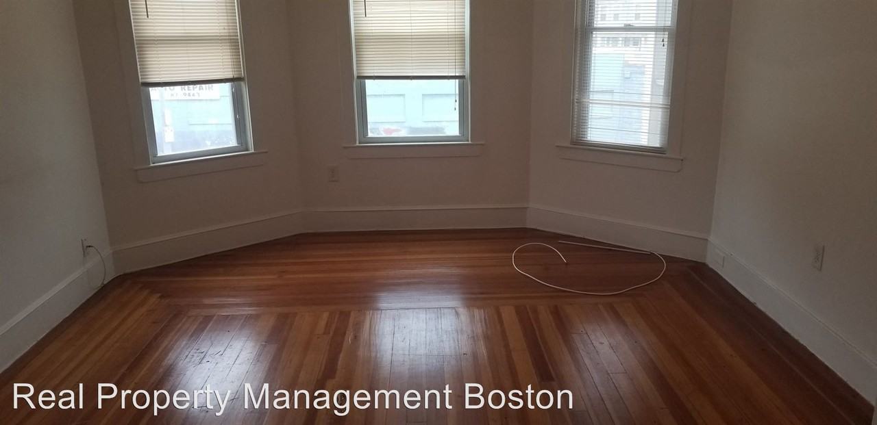263 Talbot Ave - Photo 3 of 10