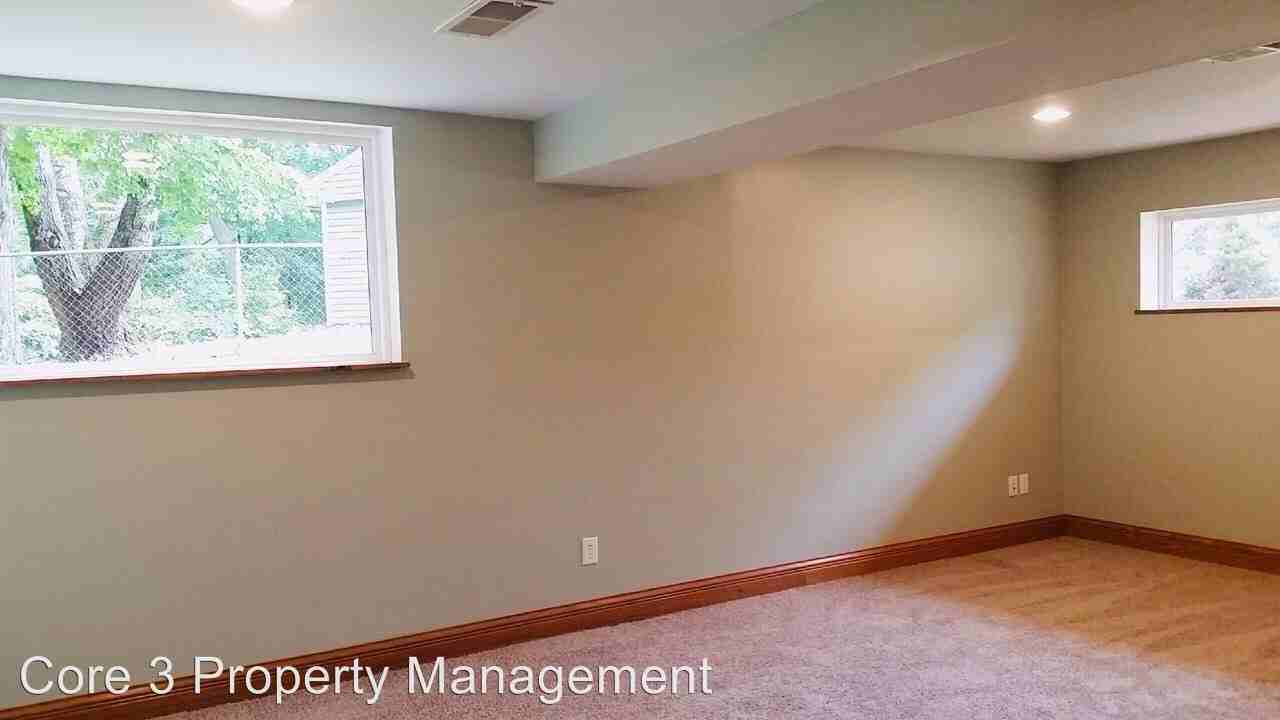 2268 Northridge Ct - Photo 2 of 12
