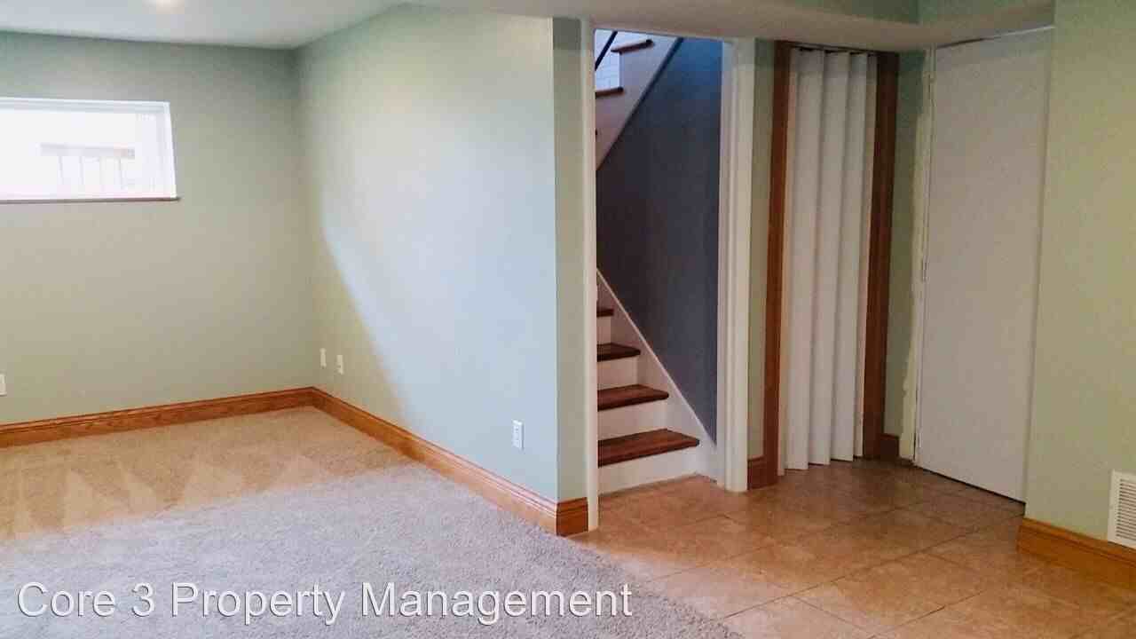 2268 Northridge Ct - Photo 3 of 12