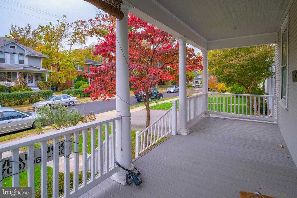 907 N Daniel St - Photo 3 of 30