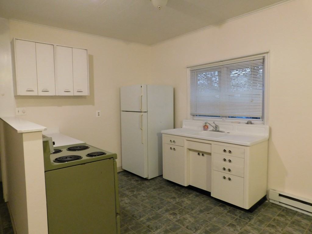 124 N Main St - Photo 2 of 8