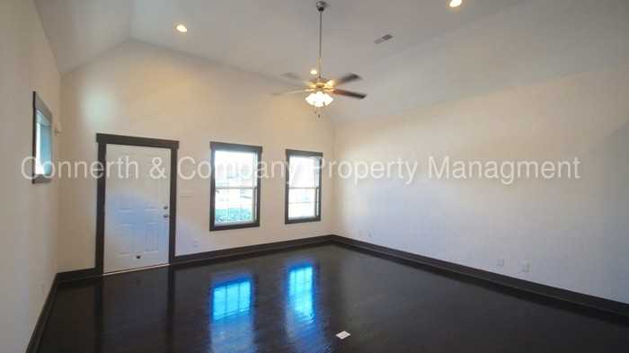 106 Marion St - Photo 3 of 29