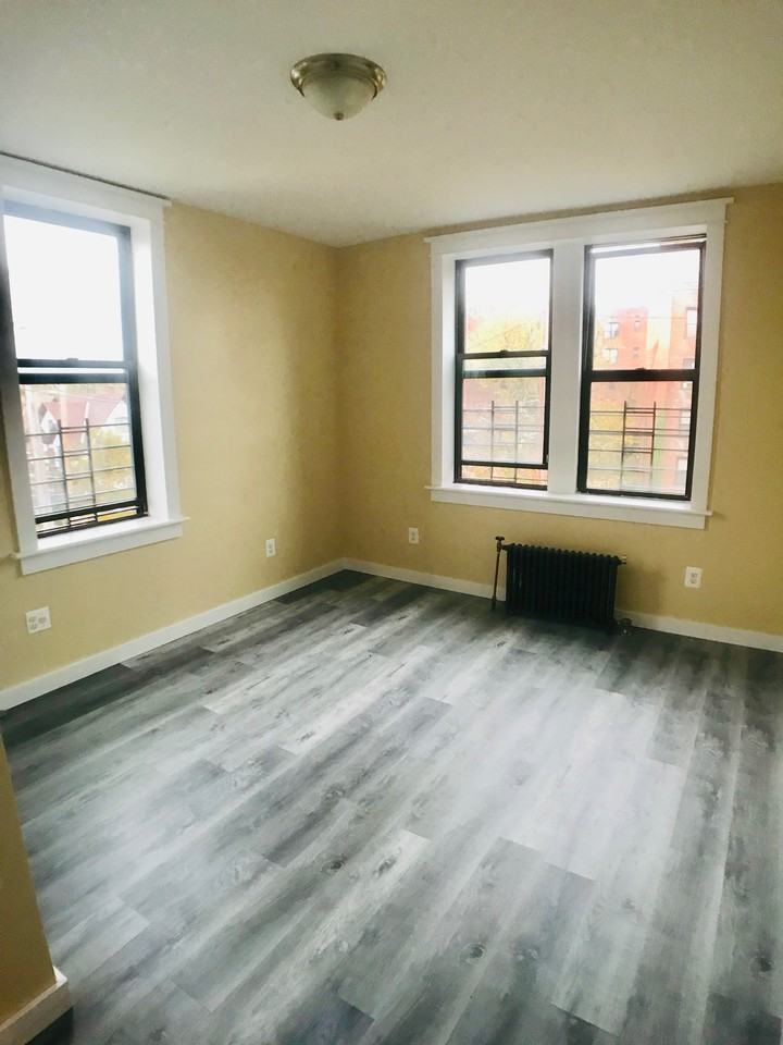 22-88 Mott Avenue #4b - Photo 2 of 10