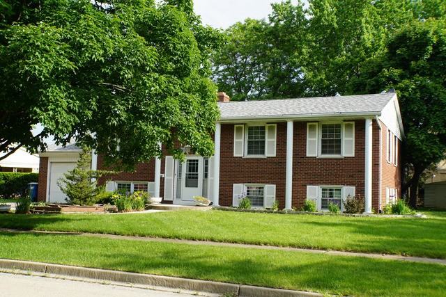 830 Royal Ln - Photo 2 of 19