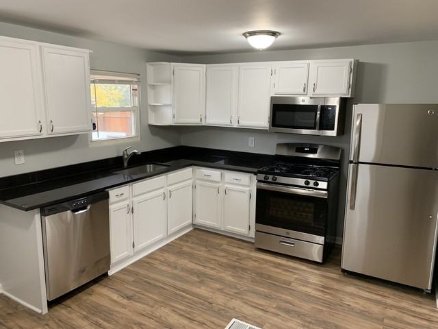 4437 W 87th St - Photo 2 of 11