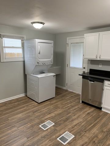 4437 W 87th St - Photo 3 of 11