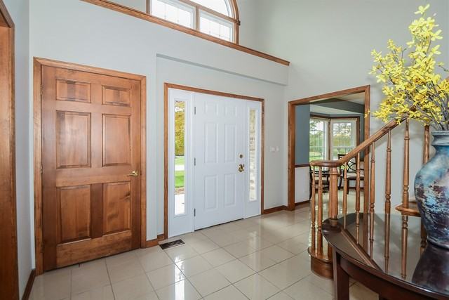 5254 Danbury Ct - Photo 3 of 28