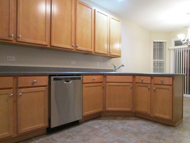 2502 Evergreen Cir - Photo 3 of 33