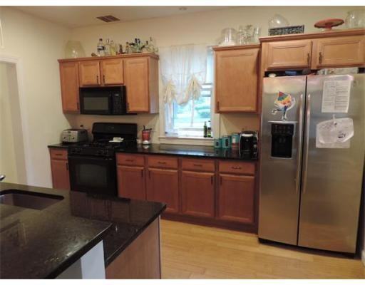 180 Warren St - Photo 2 of 3