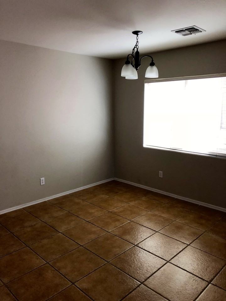 43286 W Jeremy St - Photo 2 of 8