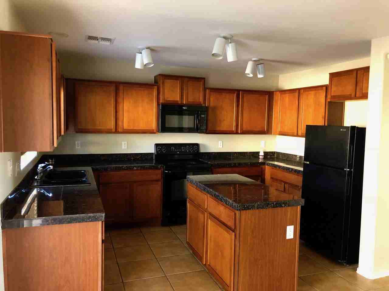 43286 W Jeremy St - Photo 3 of 8