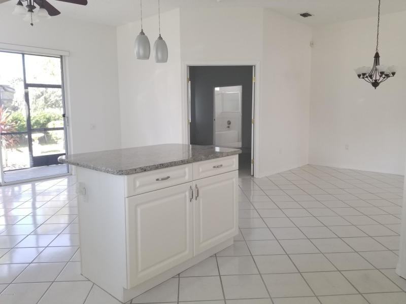 501 Carmel Dr - Photo 2 of 19