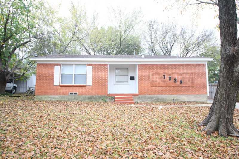 1328 Woodcrest Dr - Photo 2 of 20