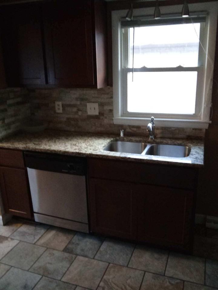 5533 N Argyle Ave - Photo 3 of 7