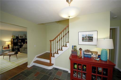 16 Beechtree Ln - Photo 2 of 22