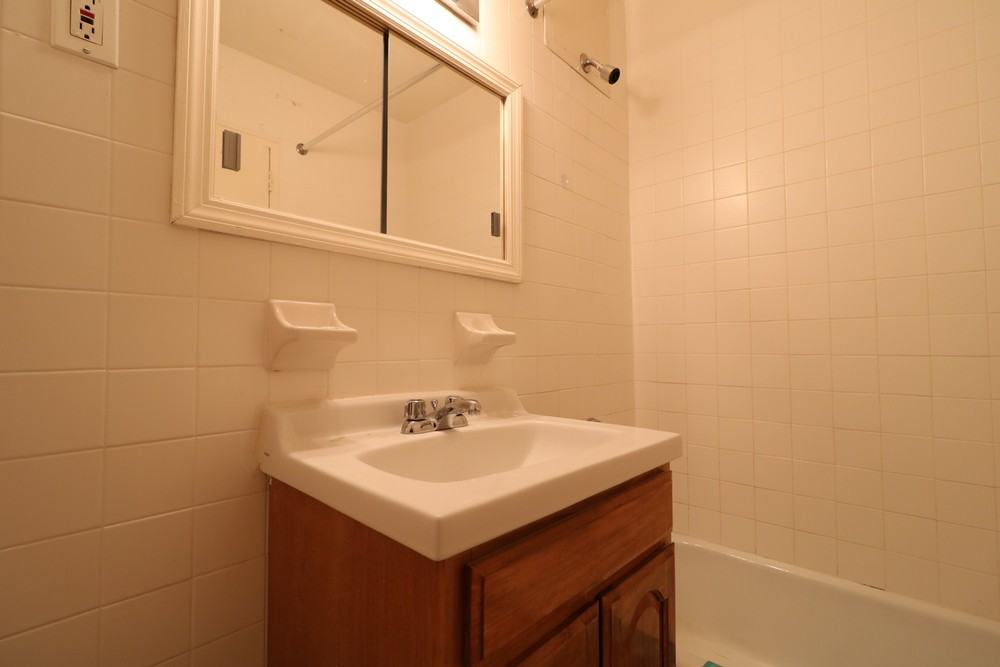 107-10 Shorefront Parkway - Photo 2 of 4