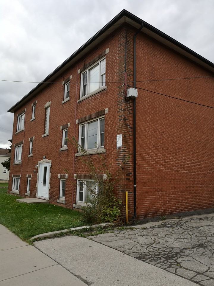 1454 Barton Street East, Hamilton, ON L8H 2W8 2 Bedroom Apartment for