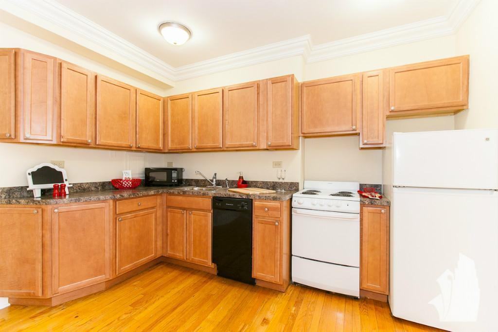 401 West Fullerton Avenue #206W