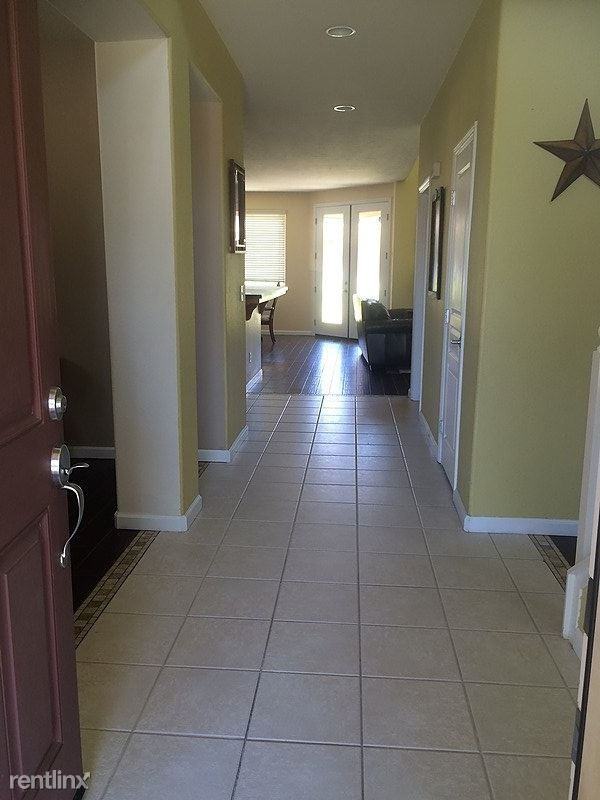 5740 N La Paz Ave - Photo 3 of 11