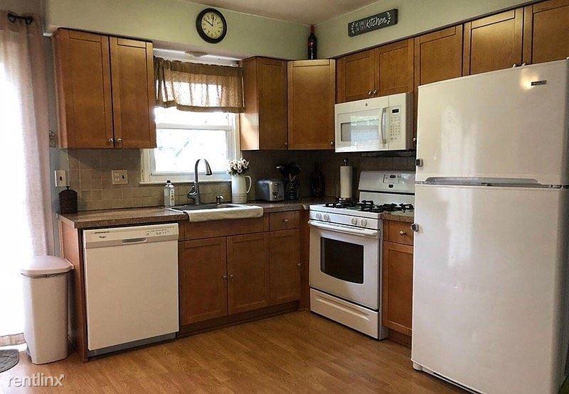 140 Gunwale Rd - Photo 3 of 17