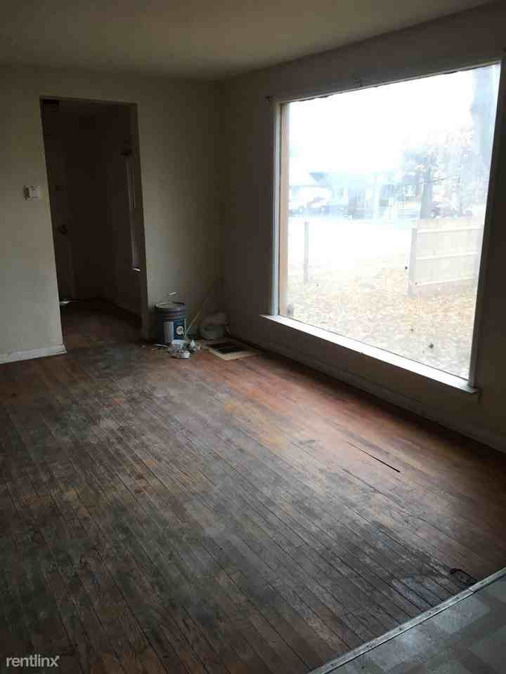 1119 Jefferson Ave - Photo 2 of 8