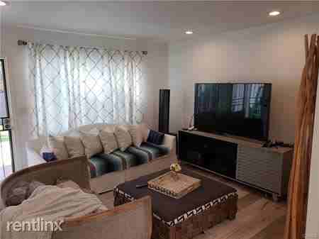 5953 Dunrobin Ave - Photo 2 of 7