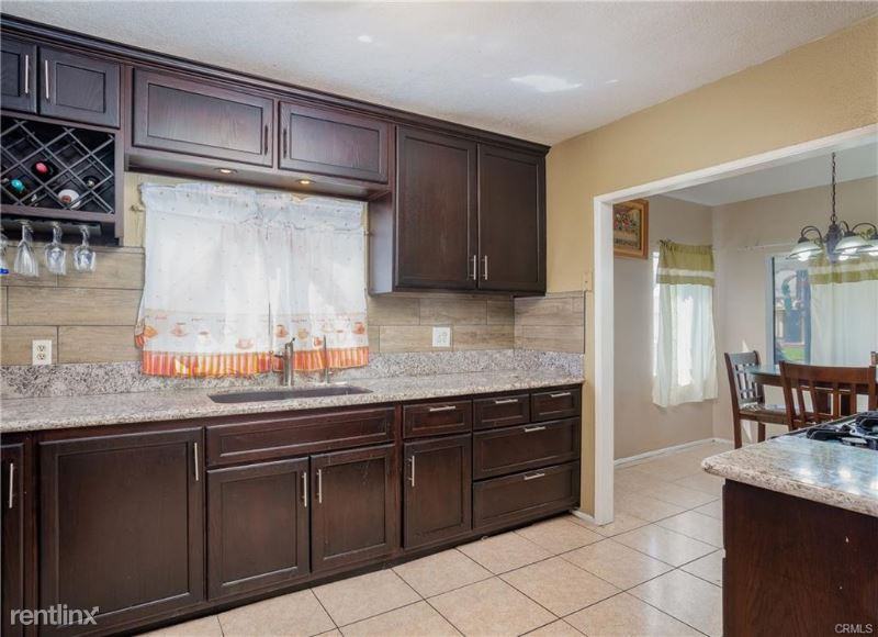 8442 San Luis Ave - Photo 2 of 6