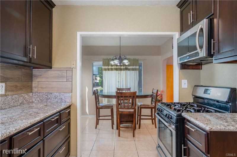 8442 San Luis Ave - Photo 3 of 6