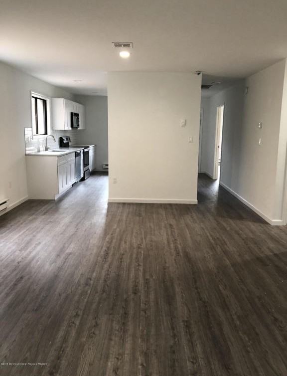 214 Medford Ct - Photo 3 of 14