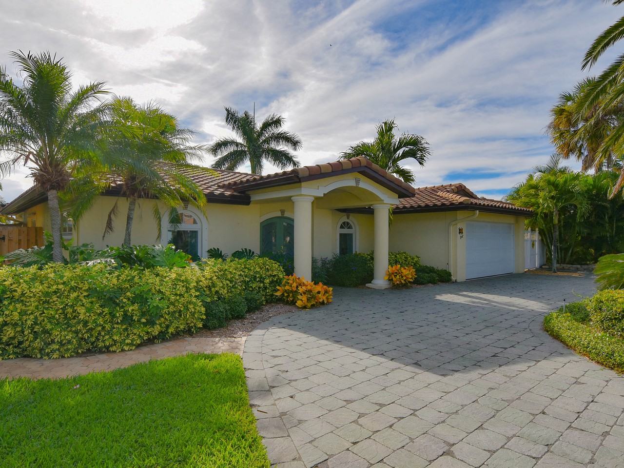 24 Island Dr - Photo 3 of 41