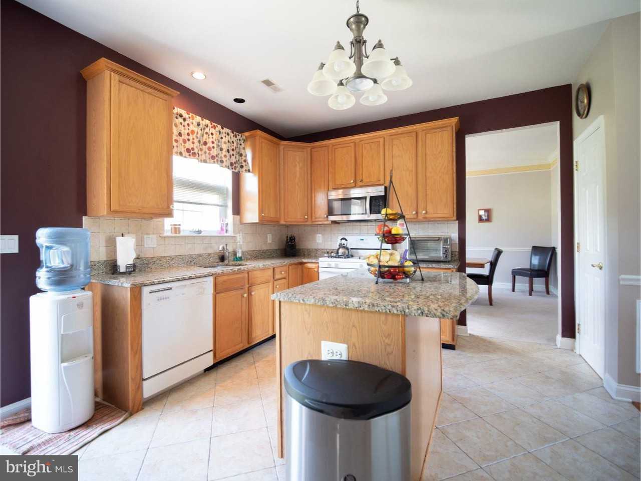 67 Stratton Ln - Photo 3 of 15