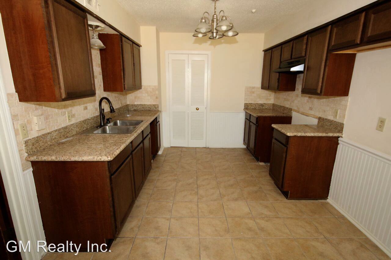 3080 Whitney Ave - Photo 2 of 17