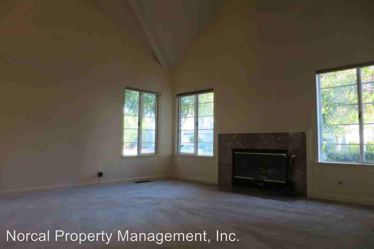 1247 Montcourse Ln - Photo 3 of 24