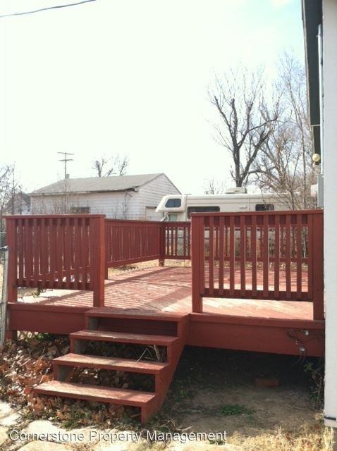 415 W 6th St - Photo 2 of 5