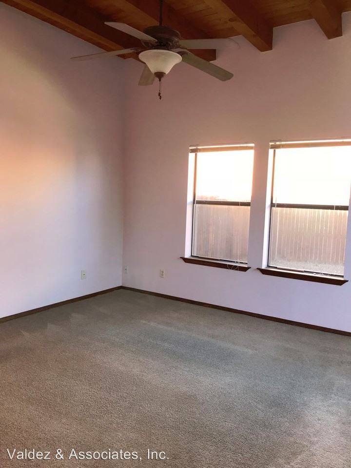 1054 Calle Don Roberto - Photo 2 of 6